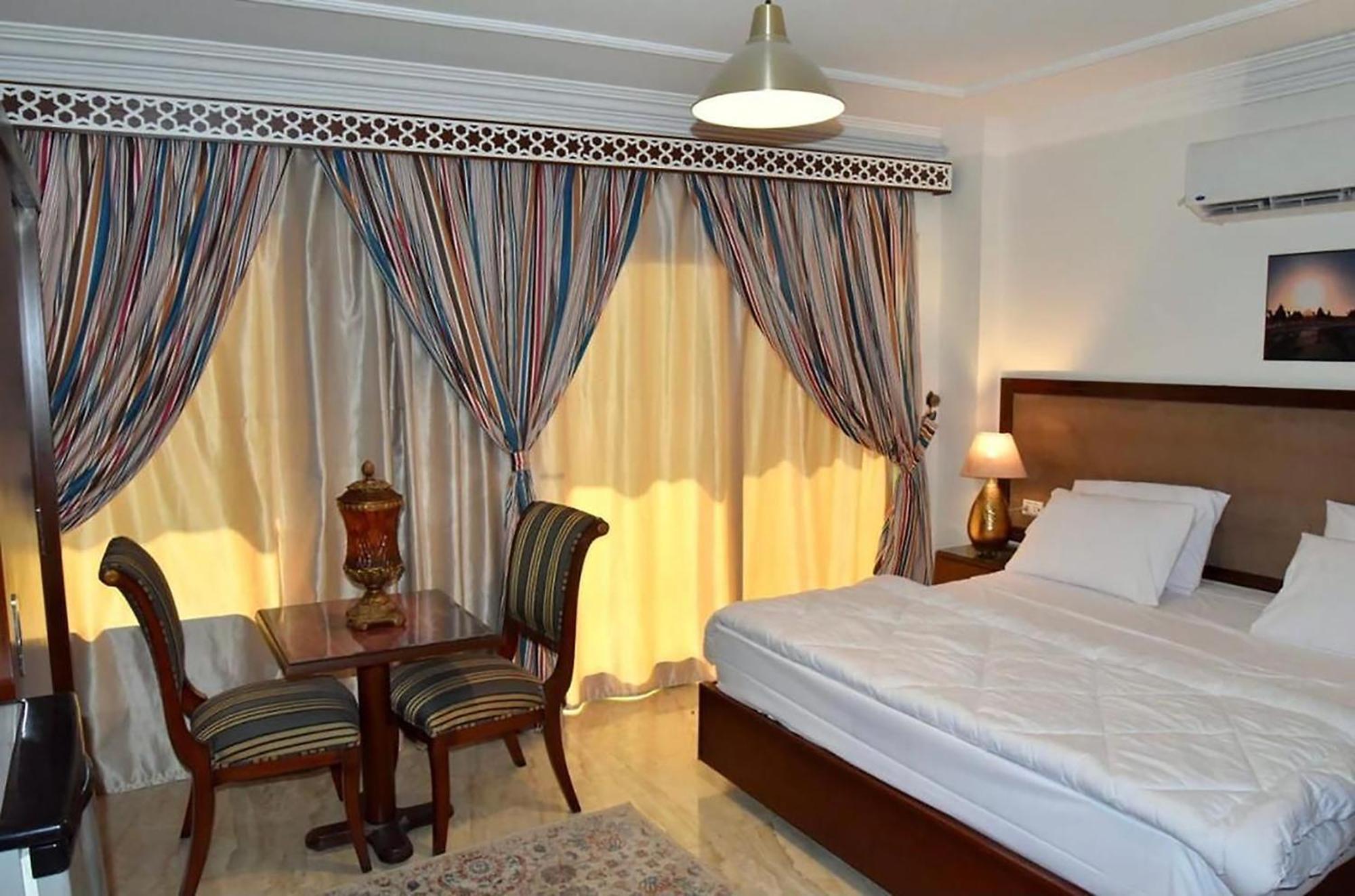 El Aida Pyramids View Hotel Kafret el-Gabal Buitenkant foto